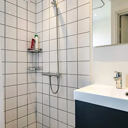 6 Person In Vaeggerlose *