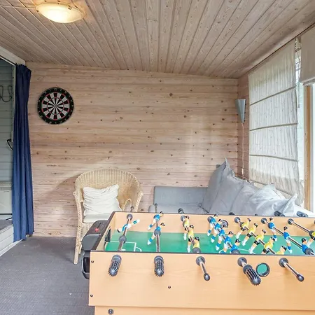 6 Person In Vaeggerlose * Bøtø By