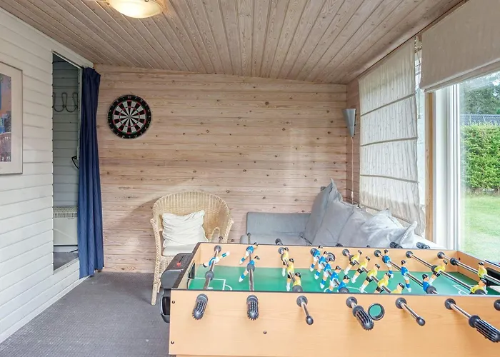 6 Person In Vaeggerlose * Bøtø By