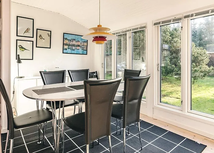 6 Person In Vaeggerlose * Bøtø By