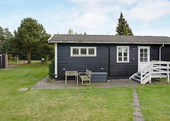6 Person In Vaeggerlose Bøtø By